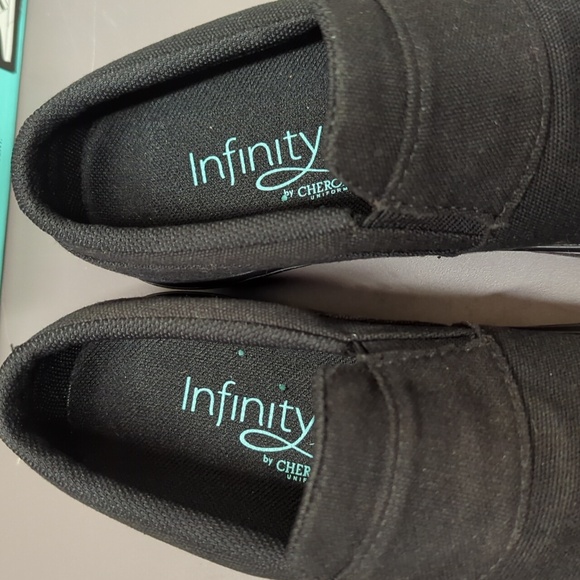 Infinity Rush in Black Canvas - Picture 3 of 4